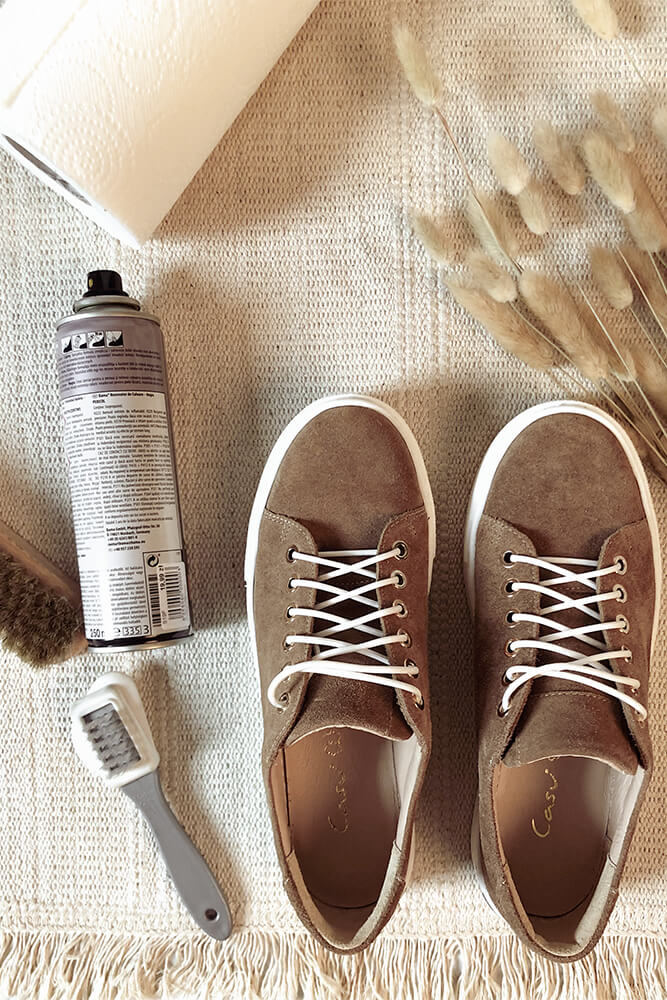 Obuwie zamszowe, akcesoria obuwnicze, szczotki do czyszczenia