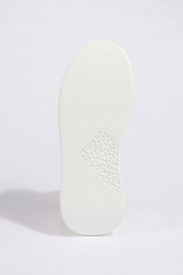 Białe sneakersy skórzane damskie buty sportowe sznurowane na platformie złote wstawki PRODUKT POLSKI Casu N1108S4