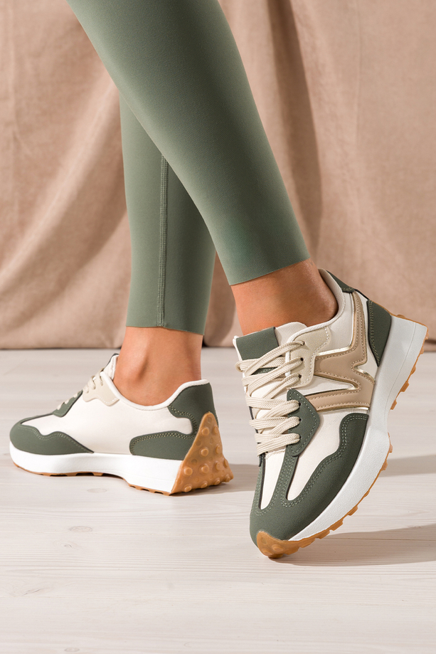 Beżowe sneakersy damskie na białej platformie zielone i złote wstawki sznurowane Casu LA295