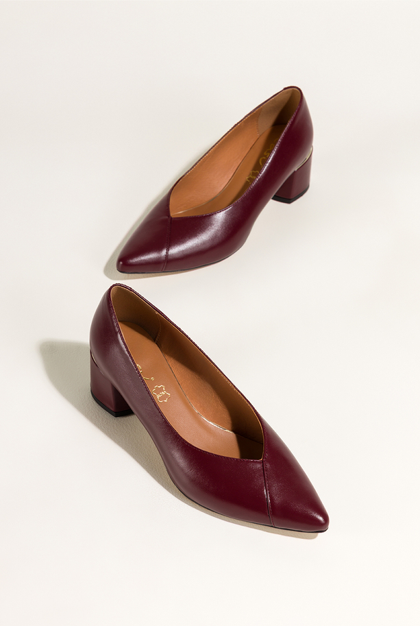 Bordowe czółenka skórzane damskie na szerokim ozdobnym obcasie PRODUKT POLSKI Casu 7979-771