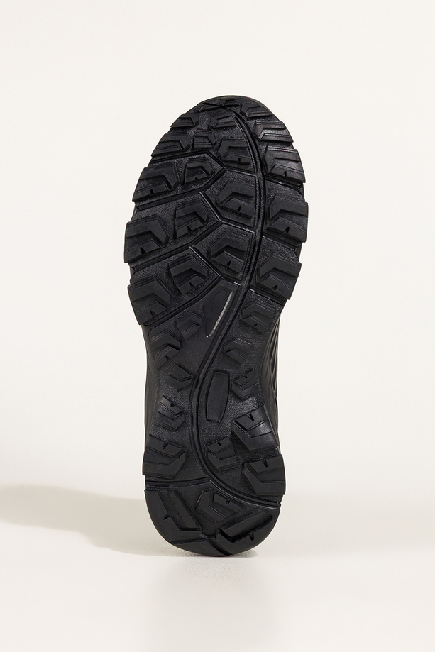 Czarne buty trekkingowe damskie buty sportowe softshell na bieżnikowanej podeszwie szare wstawki sznurowane Carla EY0976-7