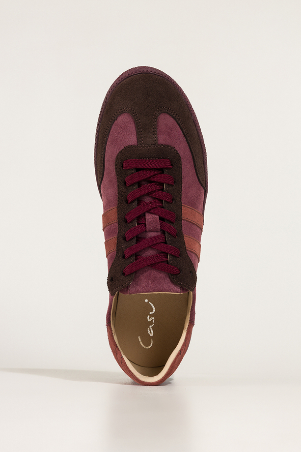 Bordowe sneakersy skórzane damskie buty sportowe na elastycznej podeszwie czekoladowe wstawki sznurowane PRODUKT POLSKI Casu M8931