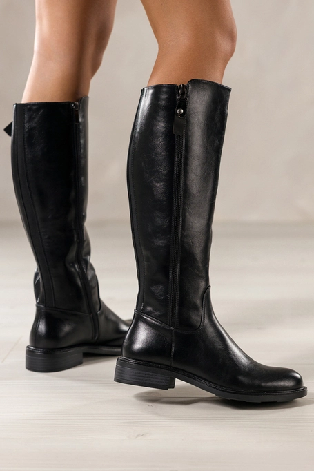 Czarne kozaki damskie przed kolano na niskim klocku elastyczna guma w cholewce ozdobny zamek Casu CB343-8