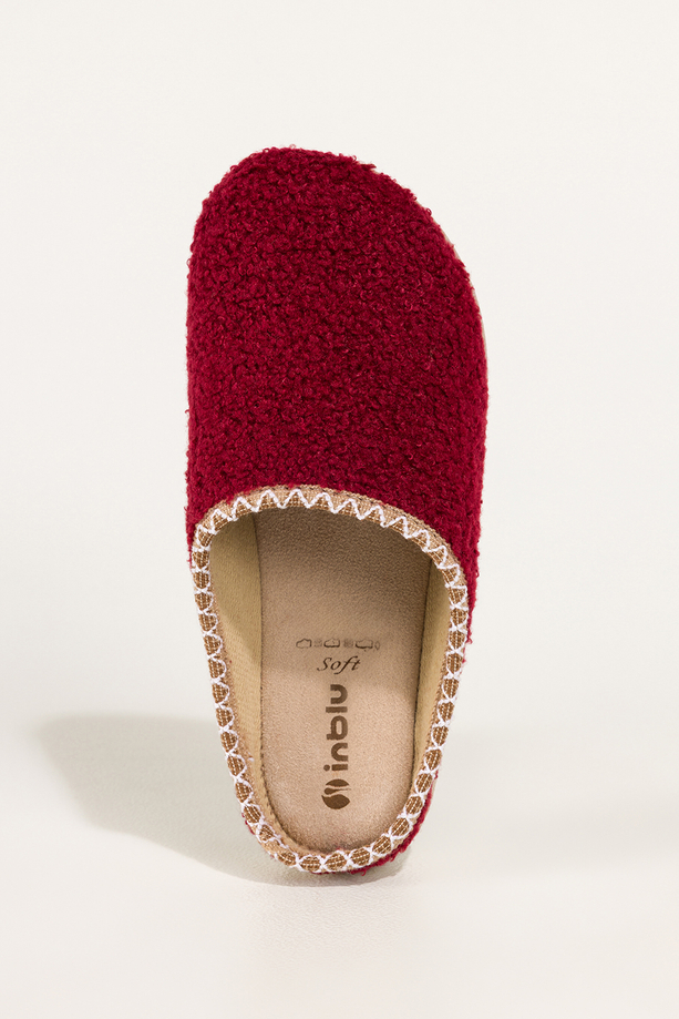 Bordowe kapcie damskie Inblu obuwie domowe z materiału typu baranek z ozdobną lamówką wkładka soft VG969299