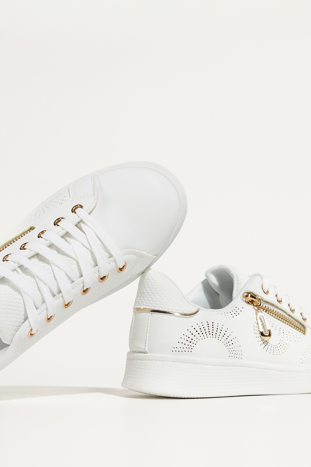 Białe sneakersy damskie buty sportowe z ozdobnym złotym zamkiem sznurowane Casu DXU-32