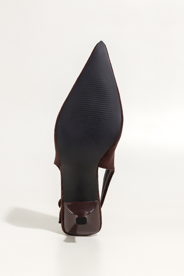 Czekoladowe czółenka damskie szpilki z odkrytą piętą obcas kieliszek pasek z elastyczna gumą Carla 11797