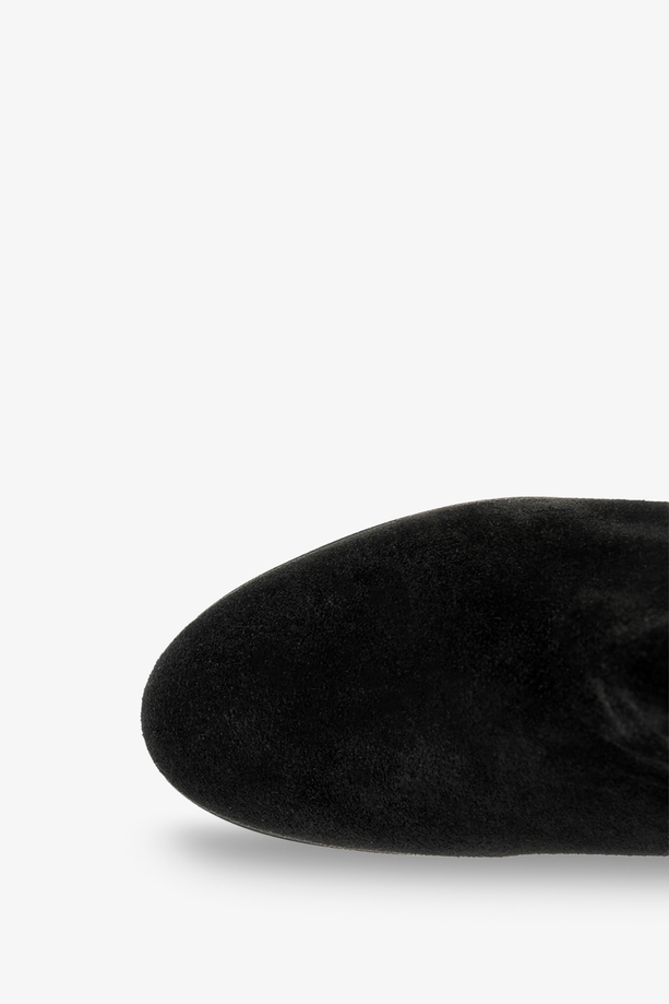 Czarne kozaki ażurowe za kolano z łańcuchem na niskim obcasie polska skóra Casu 4047-2-M