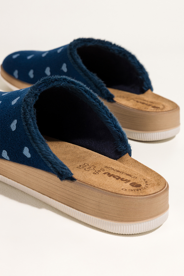 Granatowe kapcie damskie Inblu obuwie domowe skórzana wkładka soft serca XG999959