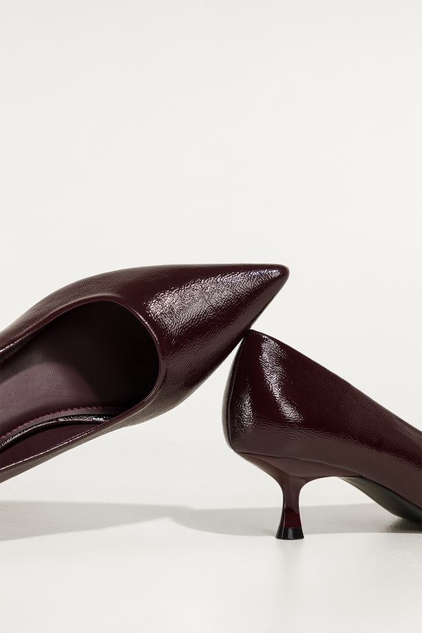 Bordowe czółenka damskie lakierowane obcas kieliszek Carla 1646