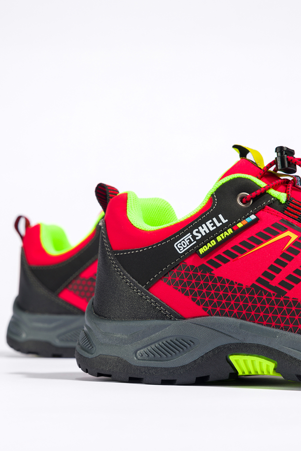 Czerwone buty trekkingowe damskie buty sportowe na bieżnikowanej podeszwie z regulowaną elastyczną sznurówką czarne wstawki softshell Casu 2213-3W