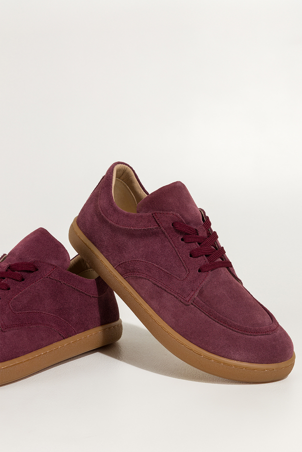 Bordowe półbuty barefoot skórzane zamszowe damskie szerokie na elastycznej płaskiej podeszwie cholewka z przeszyciami sznurowane PRODUKT POLSKI Casu M8669