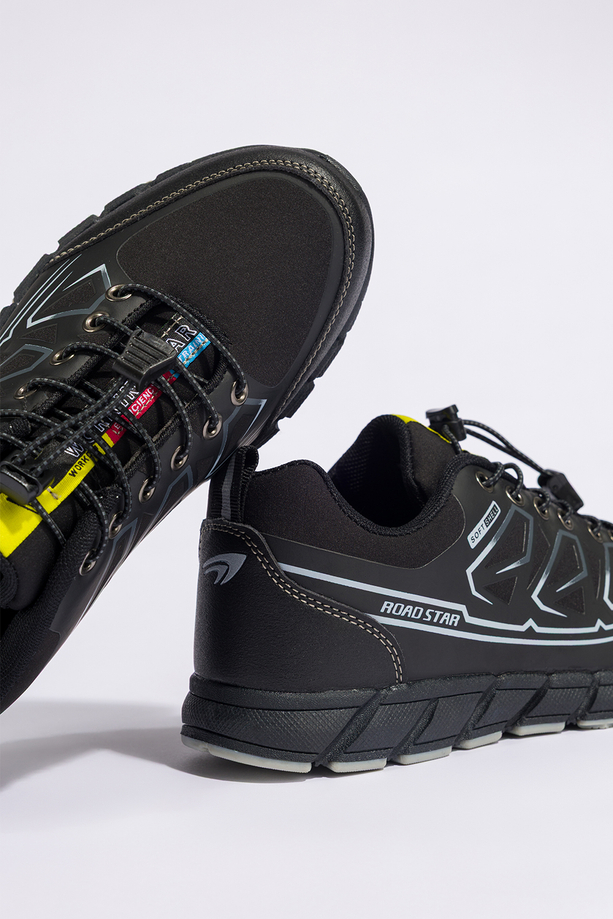 Czarne buty trekkingowe damskie buty sportowe na bieżnikowanej podeszwie z regulowaną elastyczną sznurówką szare wstawki softshell Casu 2309-1W