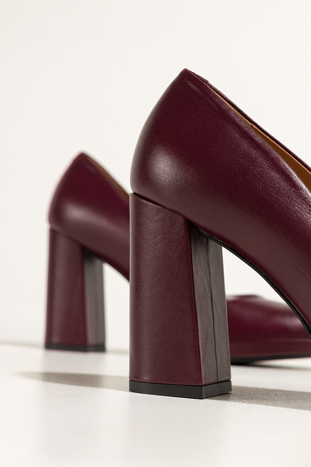 Bordowe czółenka skórzane damskie na słupku PRODUKT POLSKI Casu 7253-771