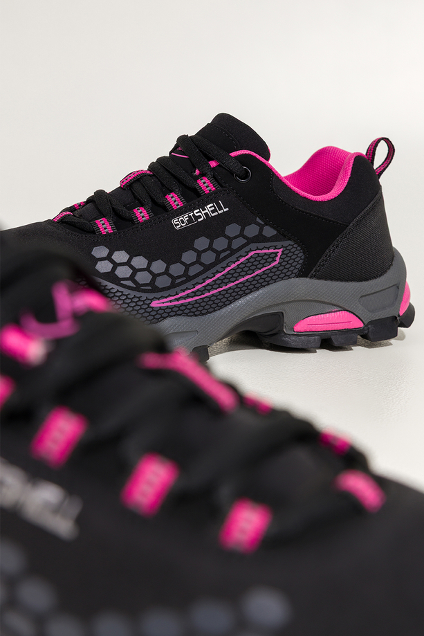 Czarne buty trekkingowe damskie sznurowane z różowymi wstawkami softshell Casu Y8187-1