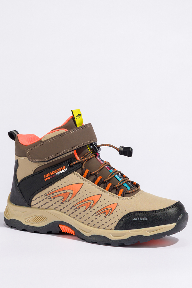 Beżowe buty trekkingowe damskie na bieżnikowanej podeszwie z regulowaną elastyczną sznurówką pomarańczowe wstawki softshell Casu 2310-8W