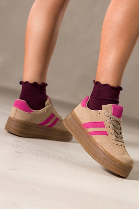 Ciemnobeżowe sneakersy damskie buty sportowe na platformie różowe wstawki sznurowane Casu 22330-7