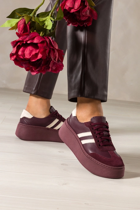 Bordowe sneakersy skórzane damskie buty sportowe na platformie beżowe wstawki sznurowane PRODUKT POLSKI Casu 7987