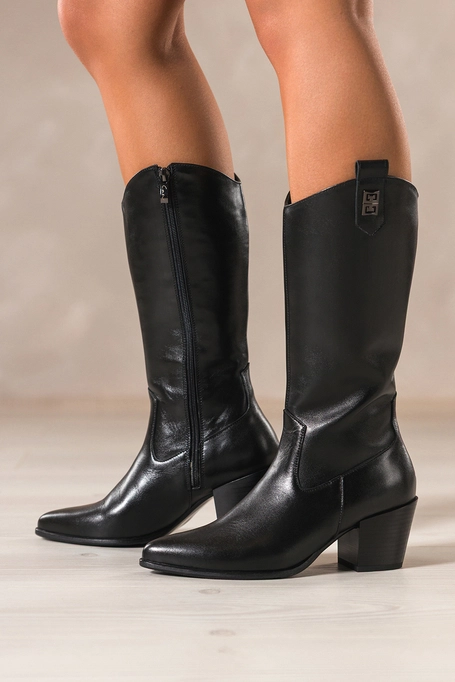 Czarne kozaki skórzane damskie kowbojki na szerokim ściętym klocku stalowa ozdoba PRODUKT POLSKI Casu 29844