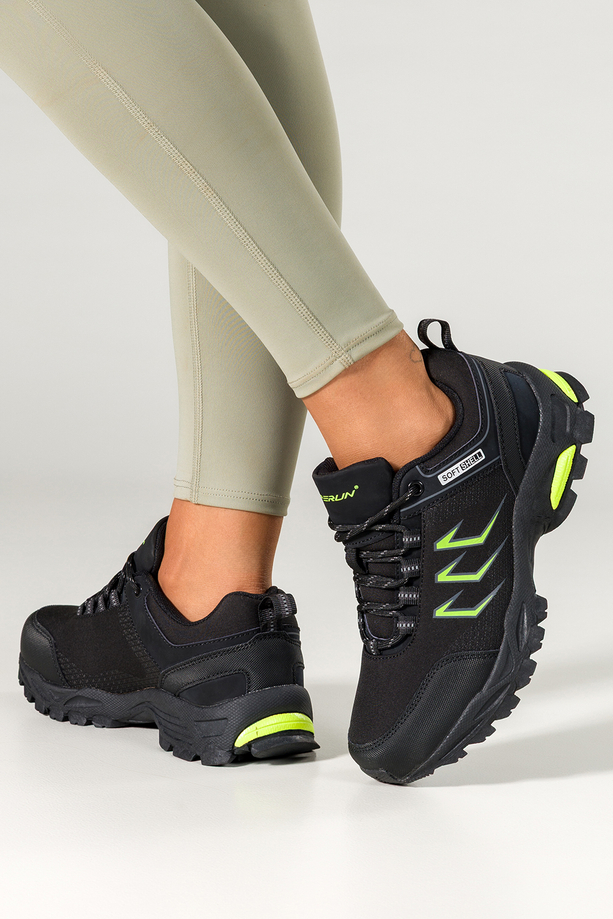 Czarne buty trekkingowe damskie buty sportowe softshell na bieżnikowanej podeszwie seledynowe wstawki sznurowane Carla 8633