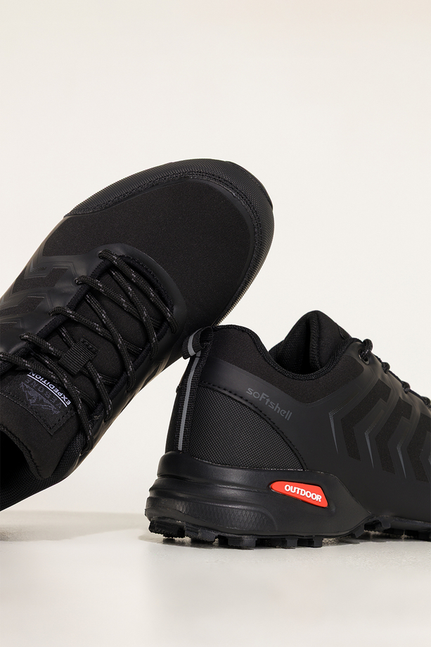 Czarne buty trekkingowe damskie buty sportowe softshell na bieżnikowanej podeszwie sznurowane Carla EY82976-8