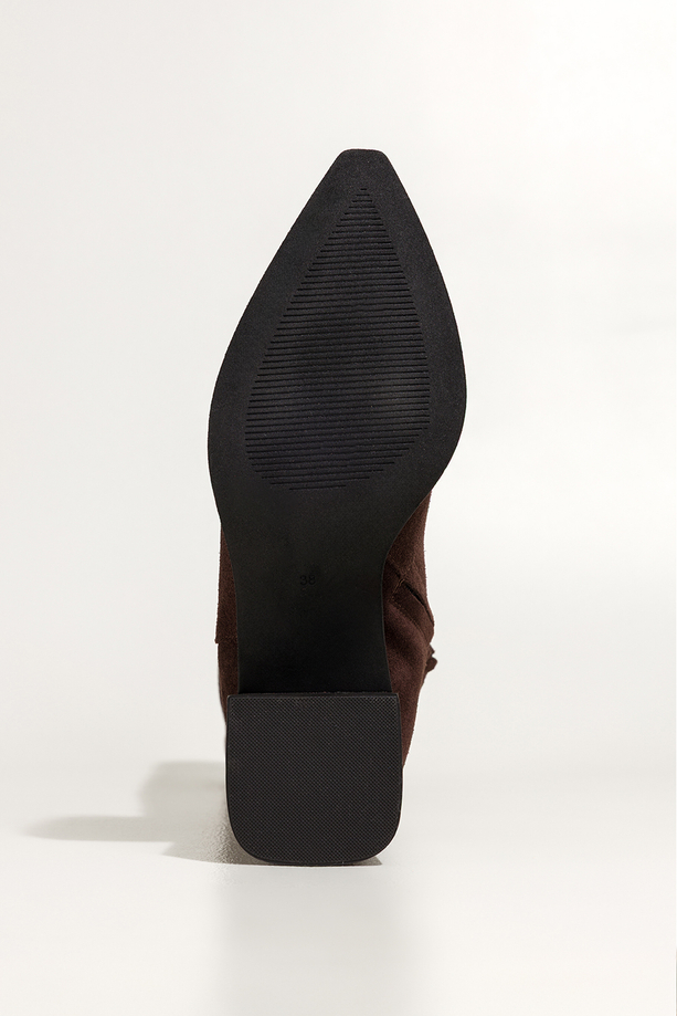 Czekoladowe kozaki skórzane damskie zamszowe na klocku szeroka cholewka PRODUKT POLSKI Casu 6997-496