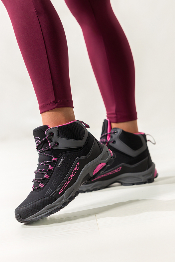 Czarne buty trekkingowe damskie z fuksjowymi dodatkami sznurowane softshell Casu Y7994-2