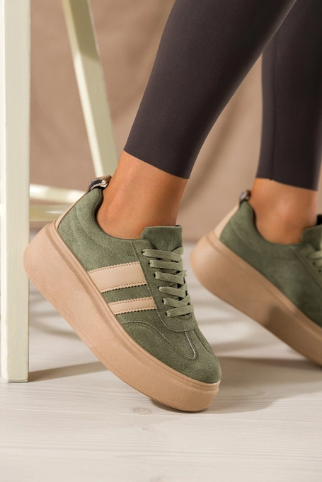 Zielone sneakersy damskie creepersy na platformie beżowe wstawki sznurowane Carla 9156