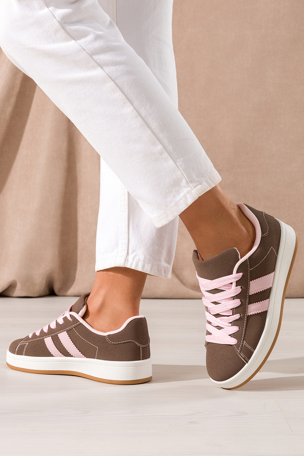 Brązowe sneakersy damskie buty sportowe na platformie sznurowane różowe wstawki Casu 77632-6