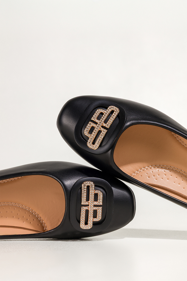 Czarne baleriny damskie płaskie złota ozdoba z cyrkoniami Carla AZ41K