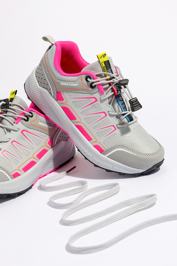 Szare buty sportowe trekkingowe damskie na podeszwie ze żłobieniami z regulowaną elastyczną sznurówką Casu 2505-8W