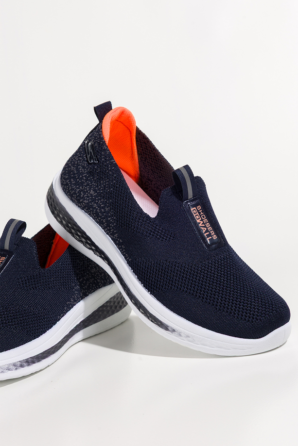 Granatowe sneakersy damskie buty sportowe slip on na fitness z perforacją biała elastyczna platforma wsuwane Carla DQ116B-4