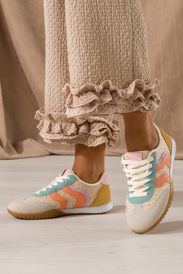 Wielokolorowe sneakersy damskie na elastycznej płaskiej podeszwie wstawki z plecionki sznurowanie Carla BL581P