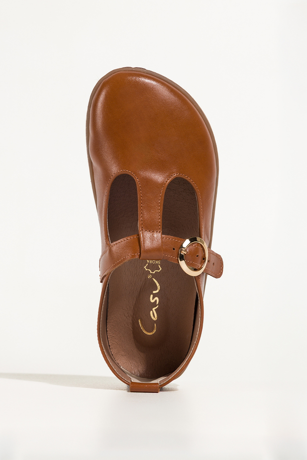 Camelowe buty barefoot skórzane damskie szerokie na elastycznej płaskiej podeszwie wycięta cholewka pasek ze złotą klamrą PRODUKT POLSKI Casu 89792