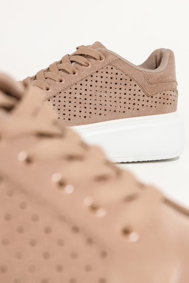 Beżowe sneakersy damskie buty sportowe ażurowe na platformie sznurowane Carla YO349K