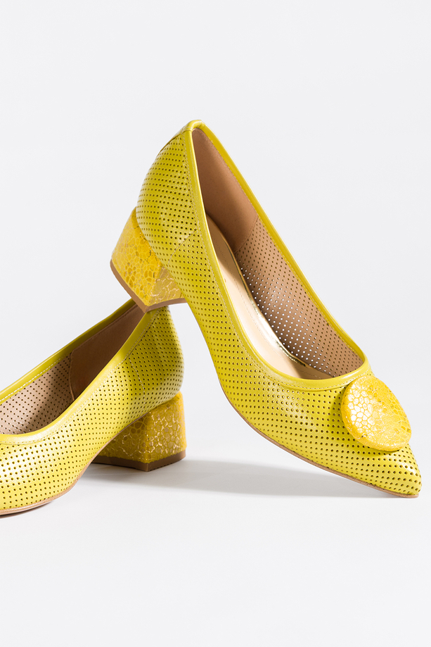 Pistacjowe czółenka skórzane damskie ażurowe na klocu z ozdobą  PRODUKT POLSKI Casu 02207-275-2842