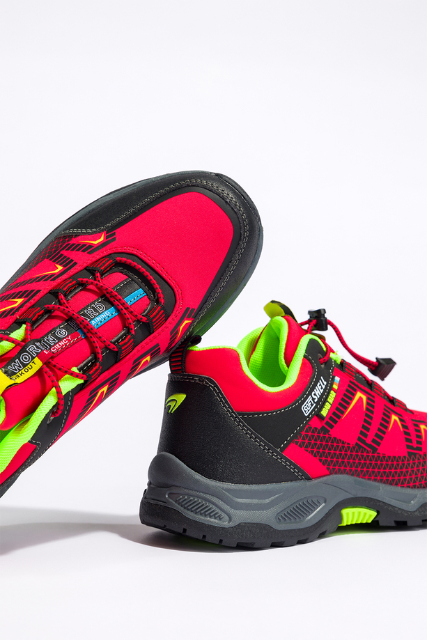 Czerwone buty trekkingowe damskie buty sportowe na bieżnikowanej podeszwie z regulowaną elastyczną sznurówką czarne wstawki softshell Casu 2213-3W