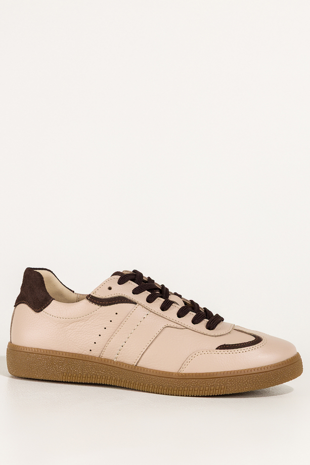 Beżowe sneakersy skórzane damskie buty sportowe na elastycznej podeszwie czekoladowe wstawki sznurowane PRODUKT POLSKI Casu M8714