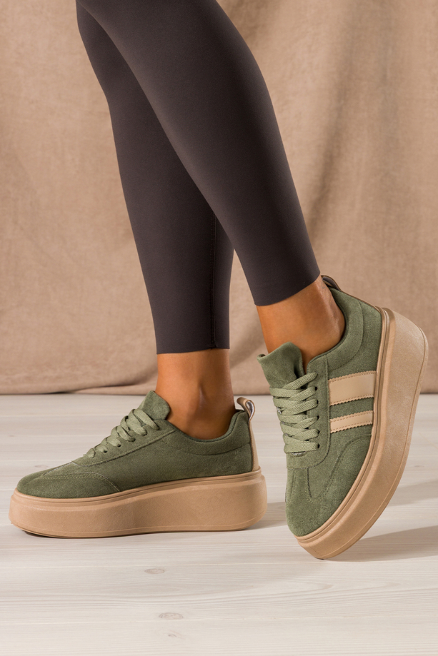 Zielone sneakersy damskie creepersy na platformie beżowe wstawki sznurowane Carla 9156