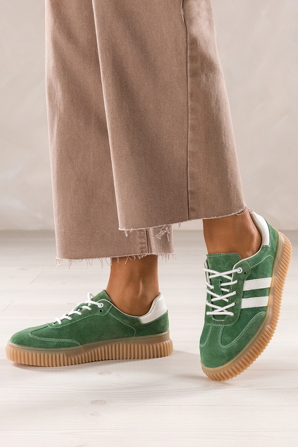 Zielone sneakersy skórzane damskie buty sportowe na beżowej platformie białe wstawki sznurowane Carla TW-CU-800