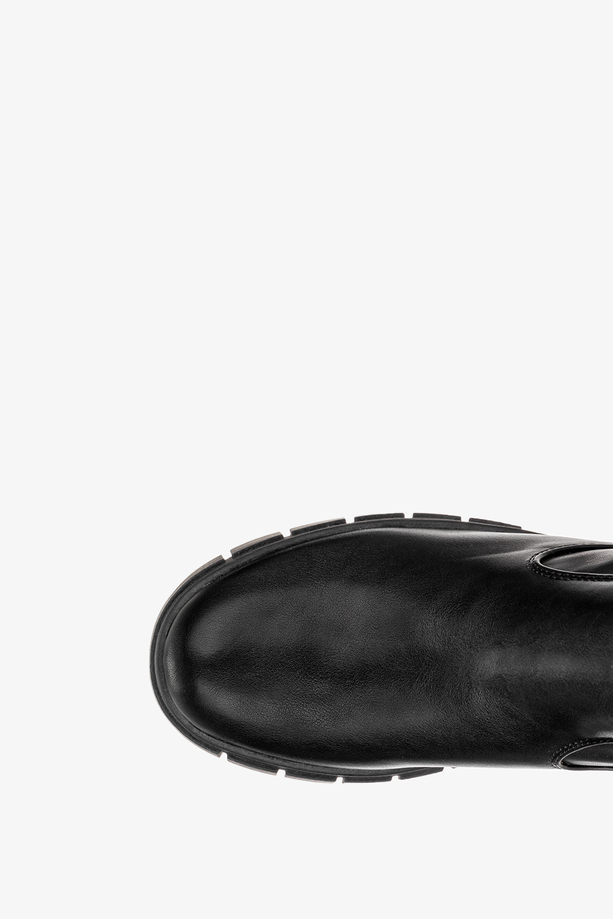 Czarne kozaki za kolano na platformie z elastyczną cholewką ze złotym łańcuchem Casu J21X14-B