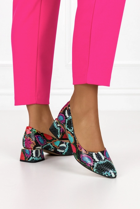 Wielokolorowe czółenka skórzane damskie na niskim ozdobnym klocku wzór wężowy PRODUKT POLSKI Casu 3118