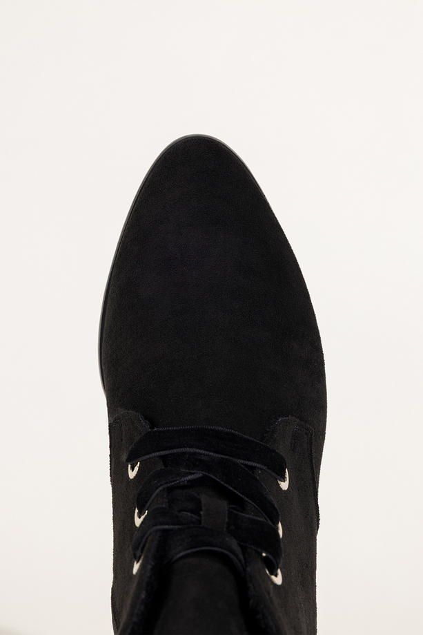 Czarne botki damskie Sergio Leone na niskim szerokim obcasie wycięta cholewka welurowe sznurówki YG779  