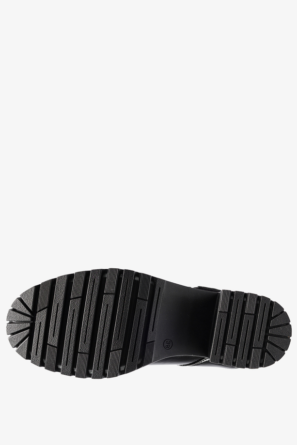 Czarne półbuty skórzane damskie lakierowane Mary Jane na szerokim klocku bieżnikowana platforma pasek ze złotą klamrą PRODUKT POLSKI Casu 79833