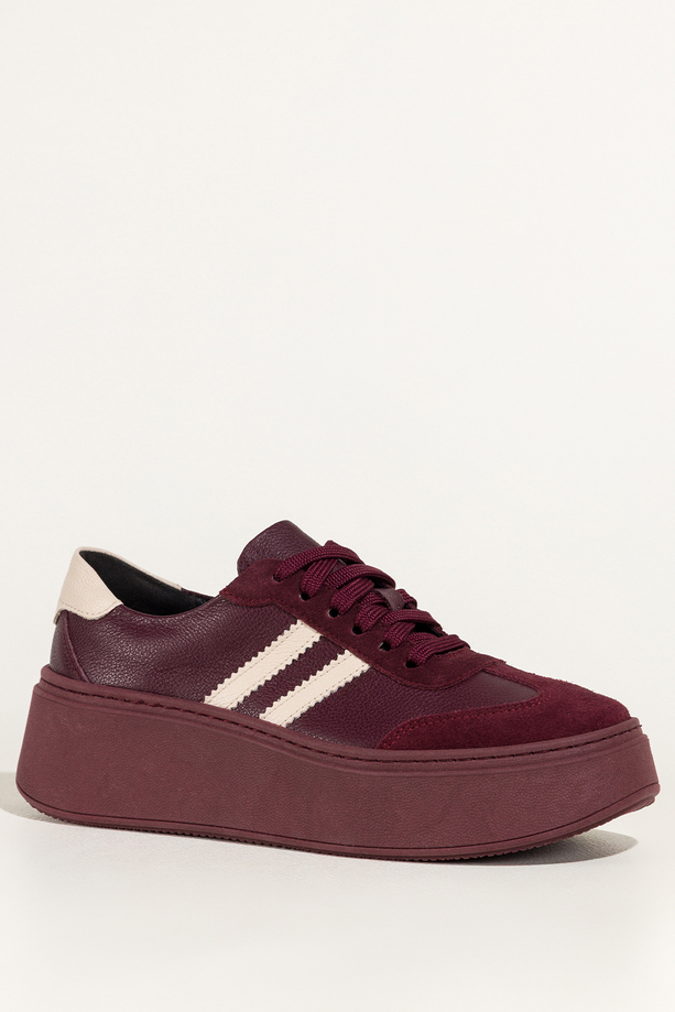 Bordowe sneakersy skórzane damskie buty sportowe na platformie beżowe wstawki sznurowane PRODUKT POLSKI Casu 7987