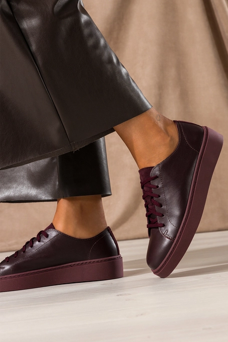 Bordowe trampki skórzane damskie sneakersy na platformie sznurowane PRODUKT POLSKI Casu 8855