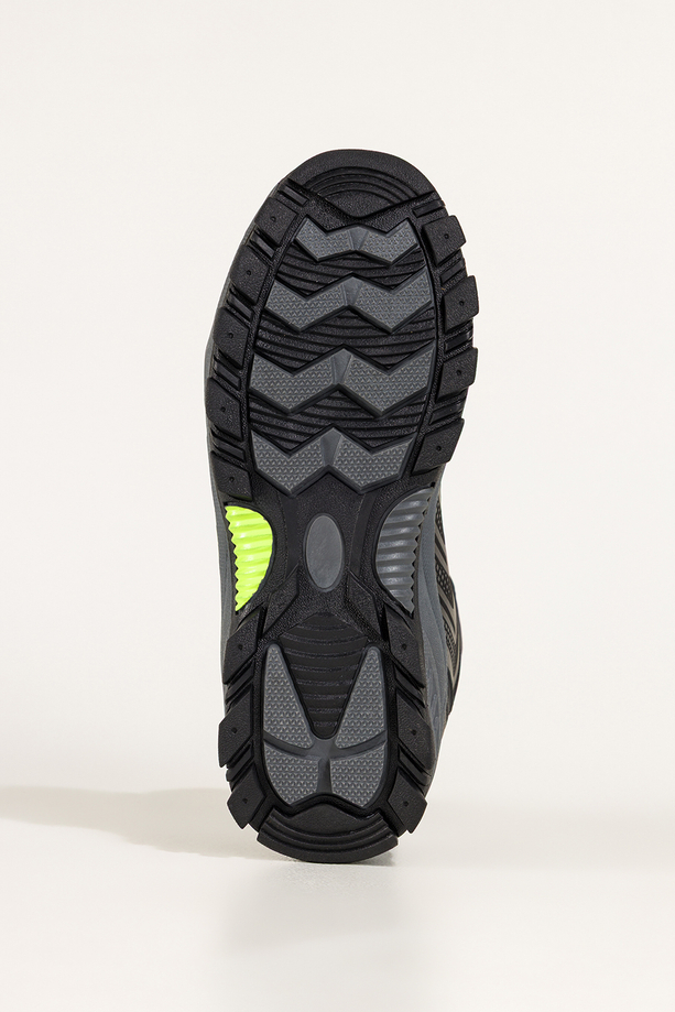 Czarne buty trekkingowe damskie softshell na bieżnikowanej podeszwie seledynowe wstawki sznurowane Carla EY82939-7