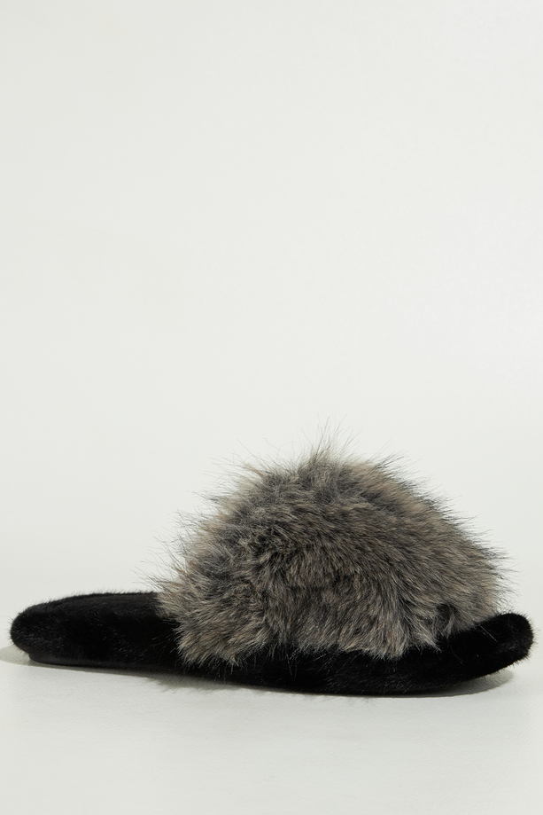 Ciemnoszare kapcie damskie obuwie domowe futrzane szeroki pasek z długim włosiem Casu UO965