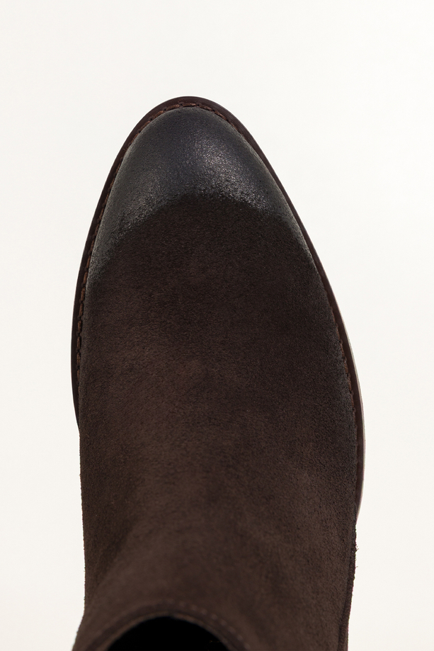 Czekoladowe botki skórzane damskie na szerokim słupku w cholewce guma ze złotą ozdobą PRODUKT POLSKI Casu 8869