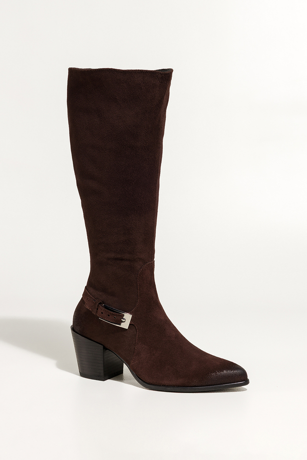 Czekoladowe kozaki skórzane damskie kowbojki na szerokim ściętym klocku pasek ze srebrną klamerką PRODUKT POLSKI Casu 29843