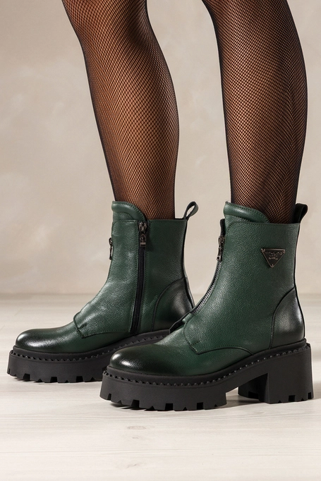 Zielone botki skórzane damskie bieżnikowany obcas i platforma czarna ozdoba zamek na przodzie PRODUKT POLSKI Casu 39508